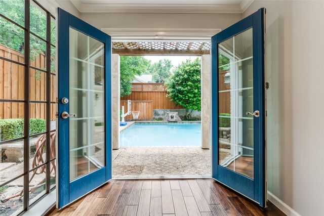 9022 Summer Glen Lane, Dallas, TX 75243