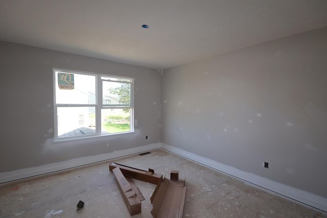 545 Fadley Loop E, Delaware, OH 43015