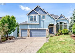 207 N LINK Ct, Newberg, OR 97132