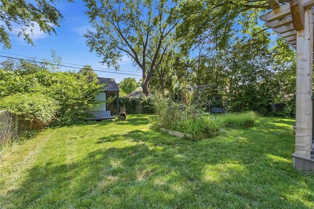 3005 W 50th Terrace, Westwood, KS 66205