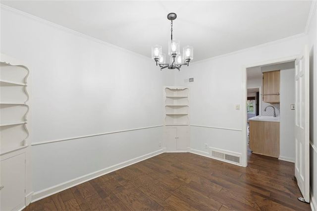 3005 W 50th Terrace, Westwood, KS 66205