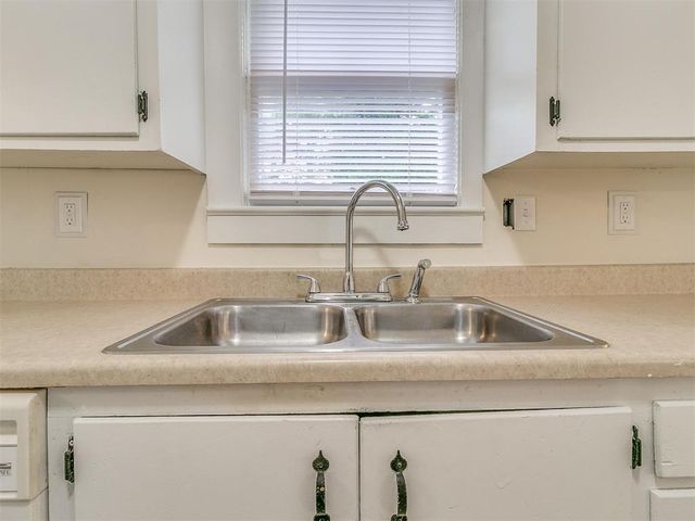 1207 N Beard Avenue, Shawnee, OK 74801