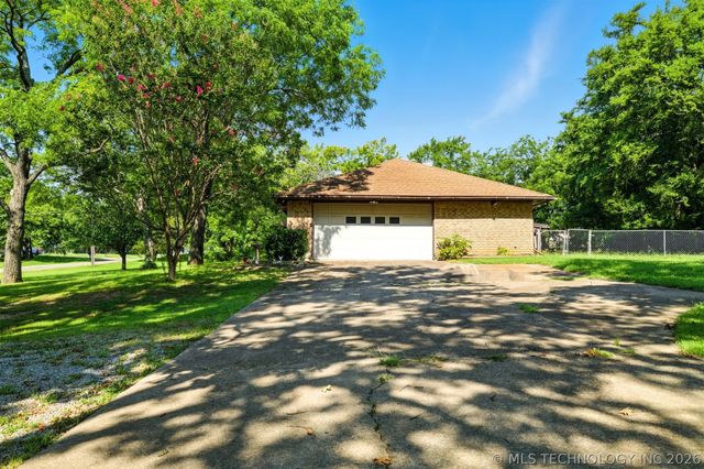 5616 Stonecreek, Durant, OK 74701