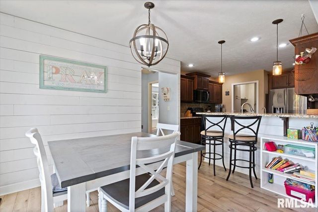 612 Jetty Drive, Chatham, IL 62629