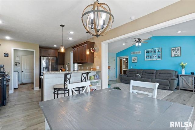 612 Jetty Drive, Chatham, IL 62629