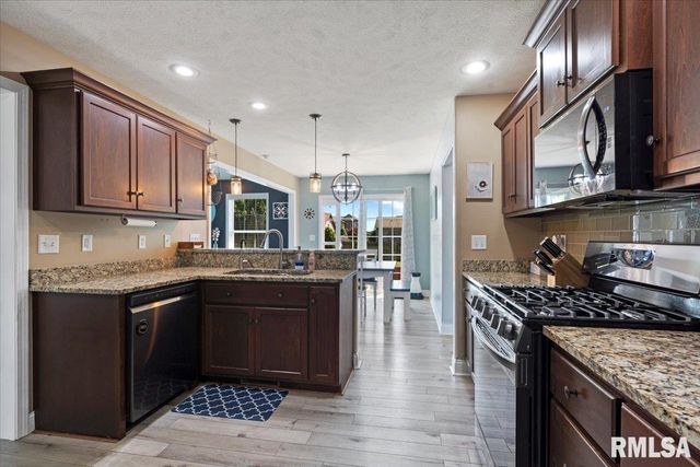 612 Jetty Drive, Chatham, IL 62629