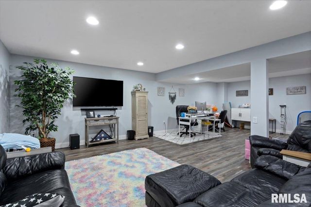612 Jetty Drive, Chatham, IL 62629