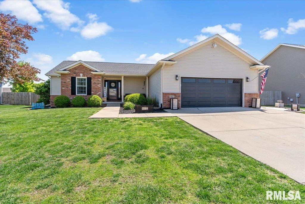 612 Jetty Drive, Chatham, IL 62629