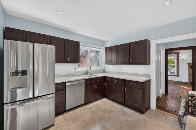 6 Glen Ave, Upton, MA 01568