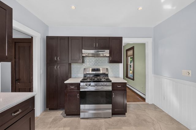 6 Glen Ave, Upton, MA 01568