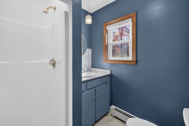 6 Glen Ave, Upton, MA 01568