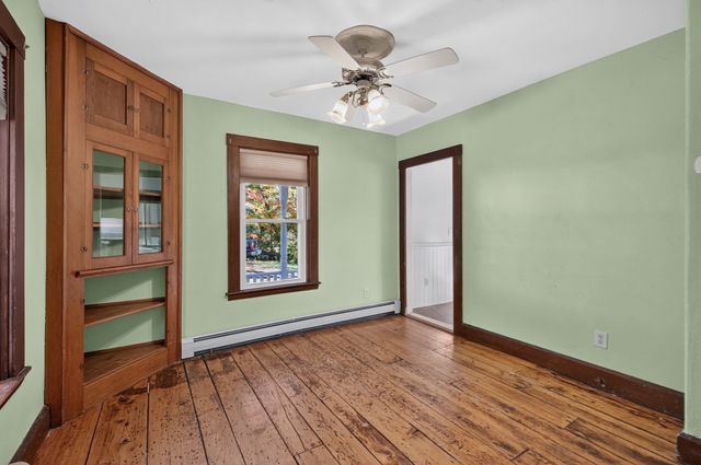 6 Glen Ave, Upton, MA 01568
