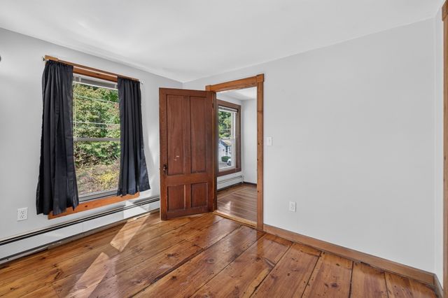 6 Glen Ave, Upton, MA 01568