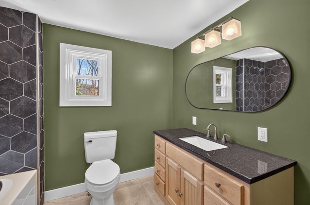 6 Glen Ave, Upton, MA 01568