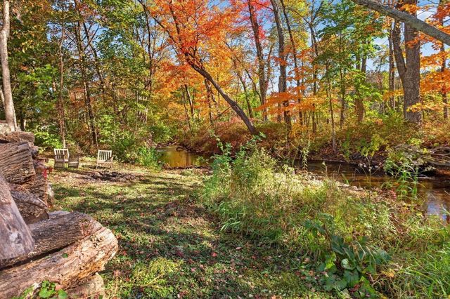6 Glen Ave, Upton, MA 01568