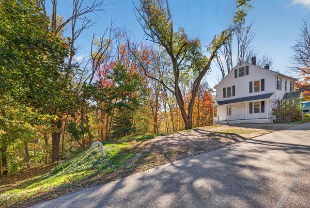6 Glen Ave, Upton, MA 01568