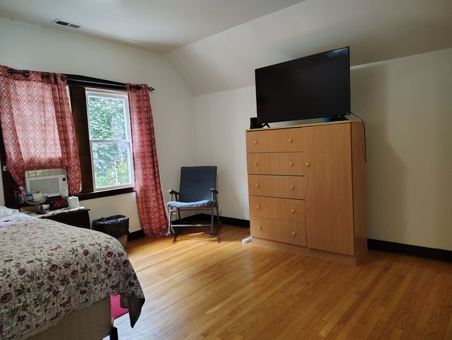 2243 N Kedvale Avenue, Chicago, IL 60639