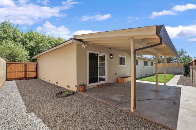 2205 College Ave, Modesto, CA 95350