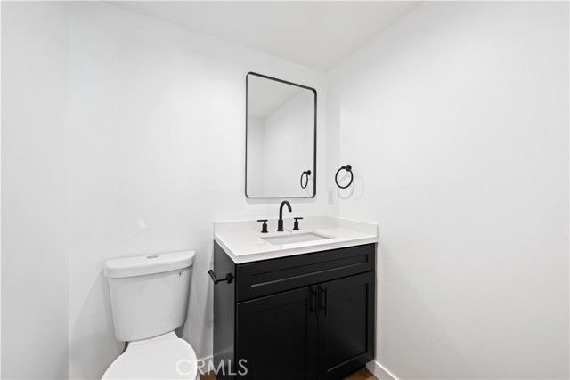 1342 Kingsley 1, Los Angeles, CA 90027