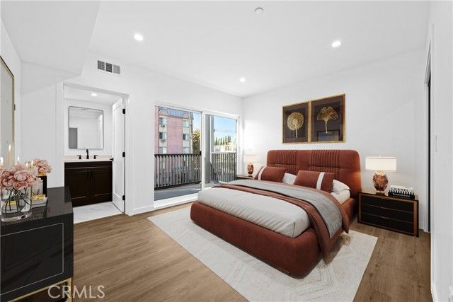 1342 Kingsley 1, Los Angeles, CA 90027