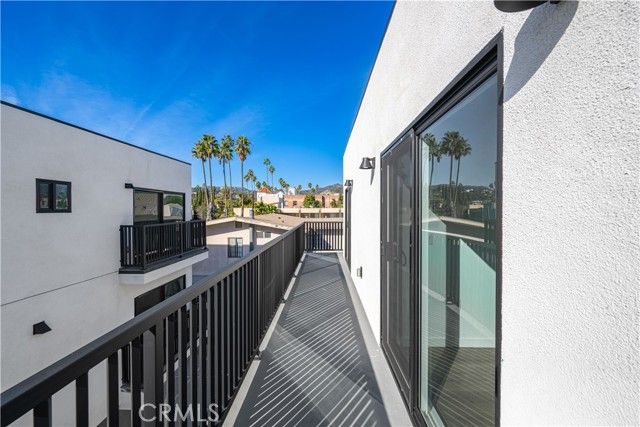 1342 Kingsley 1, Los Angeles, CA 90027