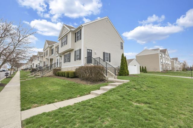 201 Autumn Ridge Circle, Pickerington, OH 43147