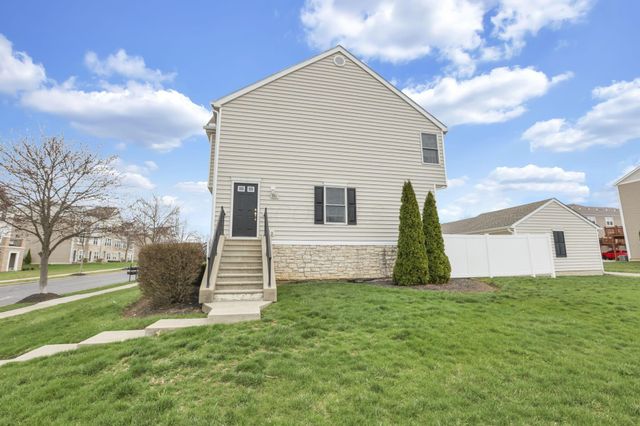 201 Autumn Ridge Circle, Pickerington, OH 43147