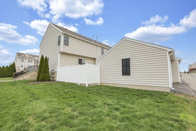 201 Autumn Ridge Circle, Pickerington, OH 43147