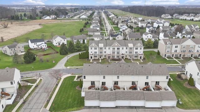 201 Autumn Ridge Circle, Pickerington, OH 43147