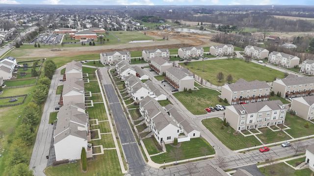 201 Autumn Ridge Circle, Pickerington, OH 43147