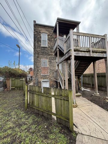 3316 W Maypole Avenue, Chicago, IL 60624