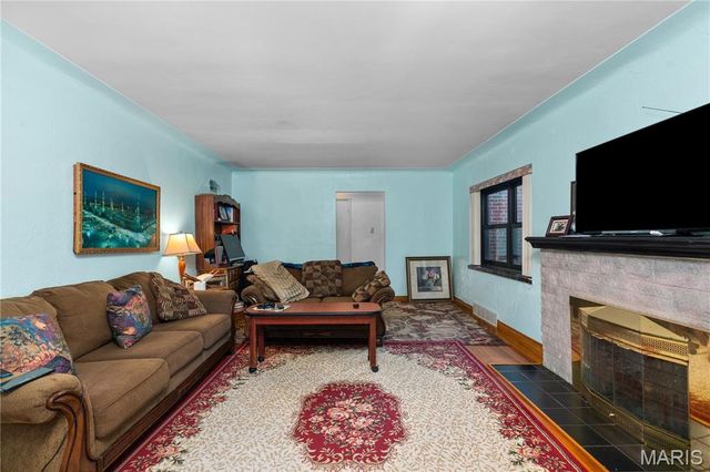 701 Garlyn Court, St Louis, MO 63123