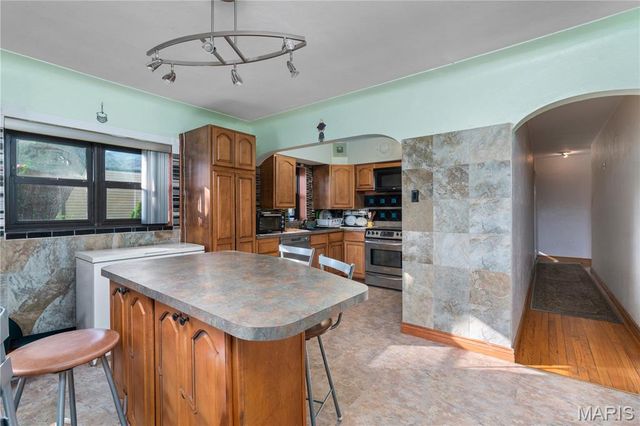 701 Garlyn Court, St Louis, MO 63123