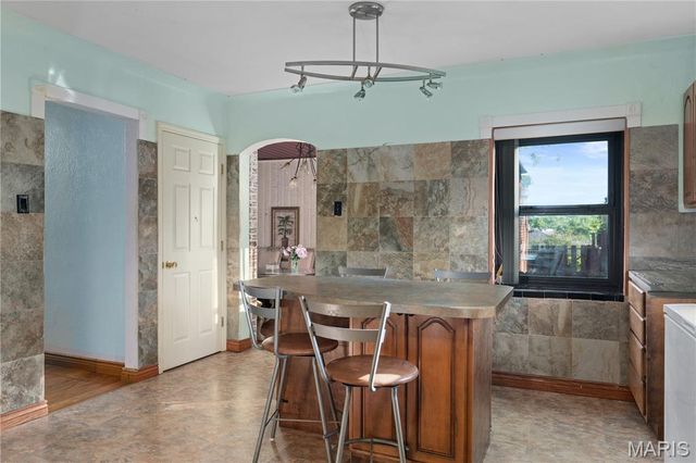 701 Garlyn Court, St Louis, MO 63123