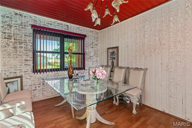 701 Garlyn Court, St Louis, MO 63123