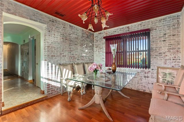 701 Garlyn Court, St Louis, MO 63123