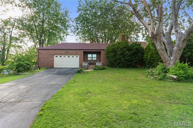 701 Garlyn Court, St Louis, MO 63123