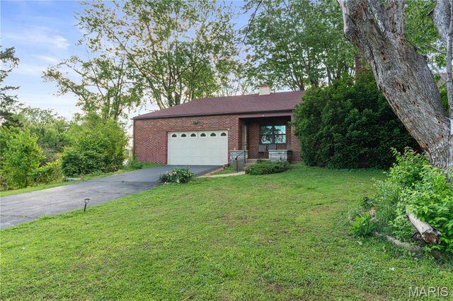 701 Garlyn Court, St Louis, MO 63123
