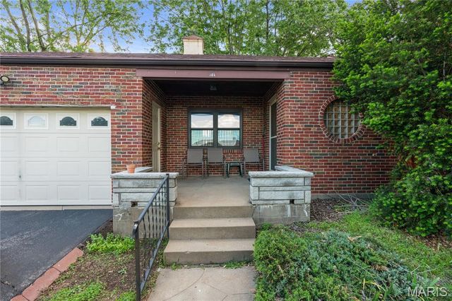 701 Garlyn Court, St Louis, MO 63123
