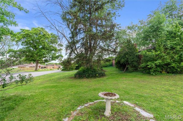 701 Garlyn Court, St Louis, MO 63123