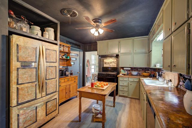 1010 N Main, Winnsboro, TX 75494