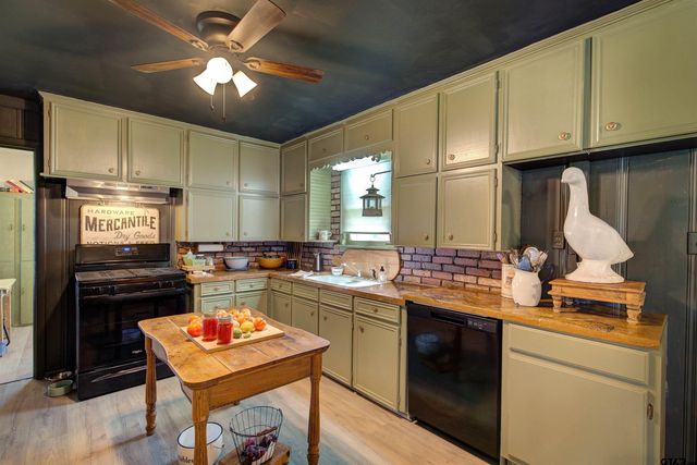 1010 N Main, Winnsboro, TX 75494