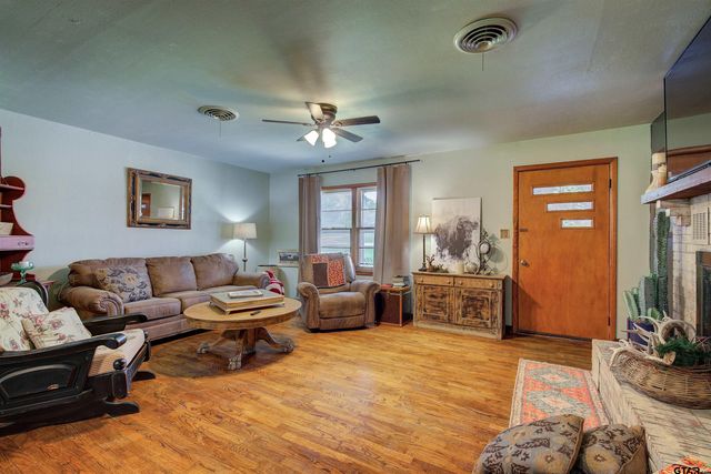 1010 N Main, Winnsboro, TX 75494