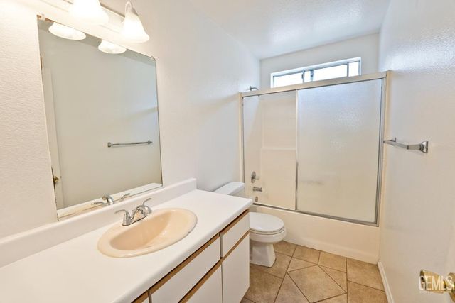 6513 Pine View Drive, Bakersfield, CA 93307