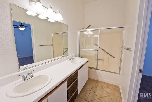6513 Pine View Drive, Bakersfield, CA 93307