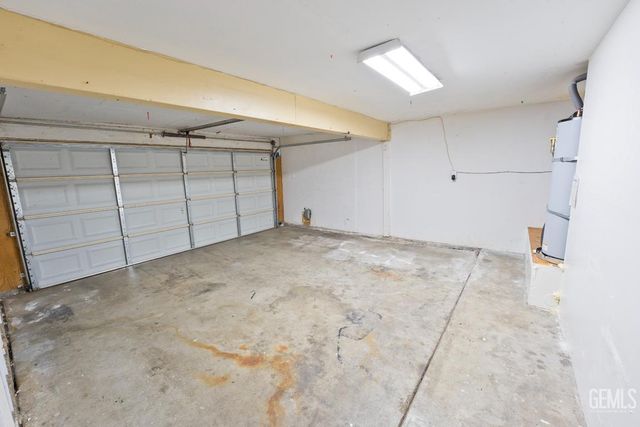 6513 Pine View Drive, Bakersfield, CA 93307