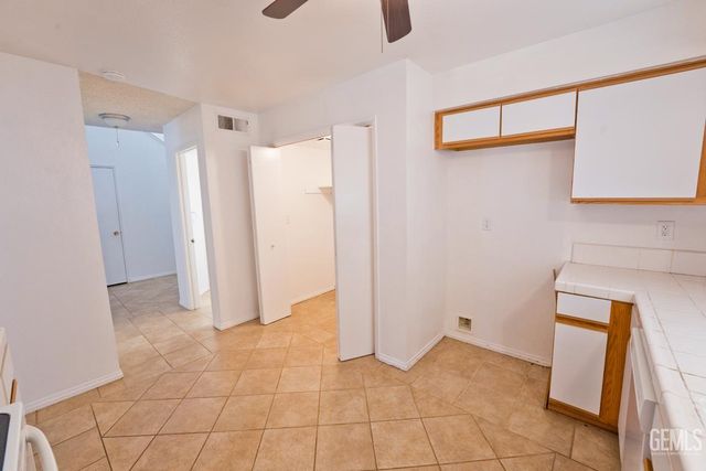 6513 Pine View Drive, Bakersfield, CA 93307