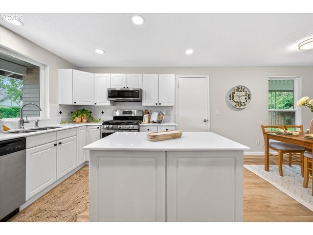 3360 Nw 178TH Ave, Portland, OR 97229