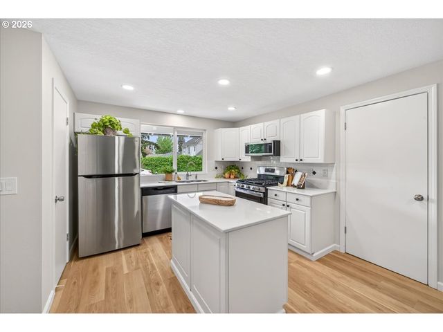 3360 Nw 178TH Ave, Portland, OR 97229