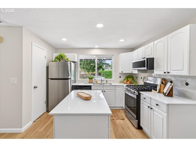 3360 Nw 178TH Ave, Portland, OR 97229